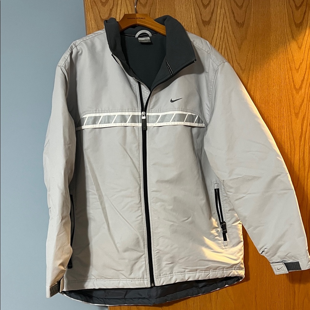Nike Men's Light Gray and Dark Gray Ski Jacket